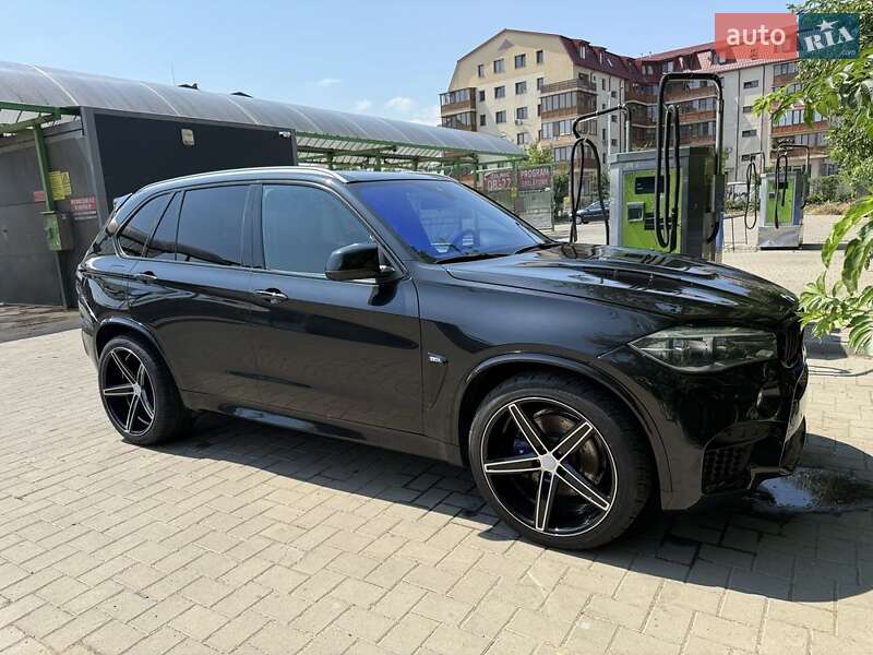 Позашляховик / Кросовер BMW X5 2015 в Чернівцях