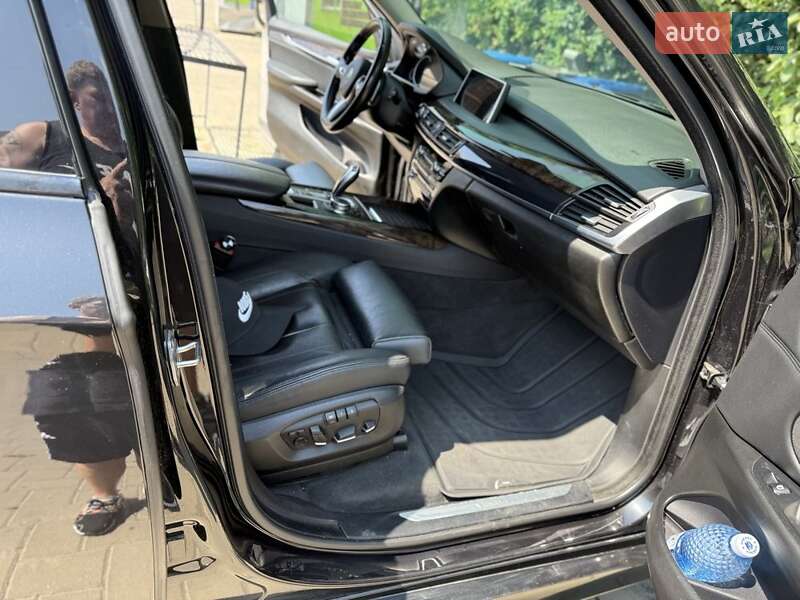 Позашляховик / Кросовер BMW X5 2015 в Чернівцях