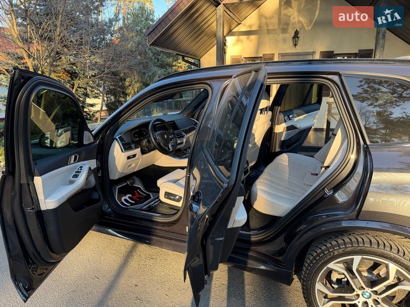 Внедорожник / Кроссовер BMW X5 2021 в Киеве