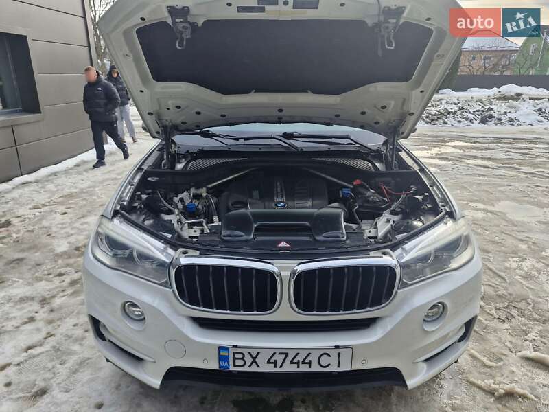 Внедорожник / Кроссовер BMW X5 2015 в Каменец-Подольском