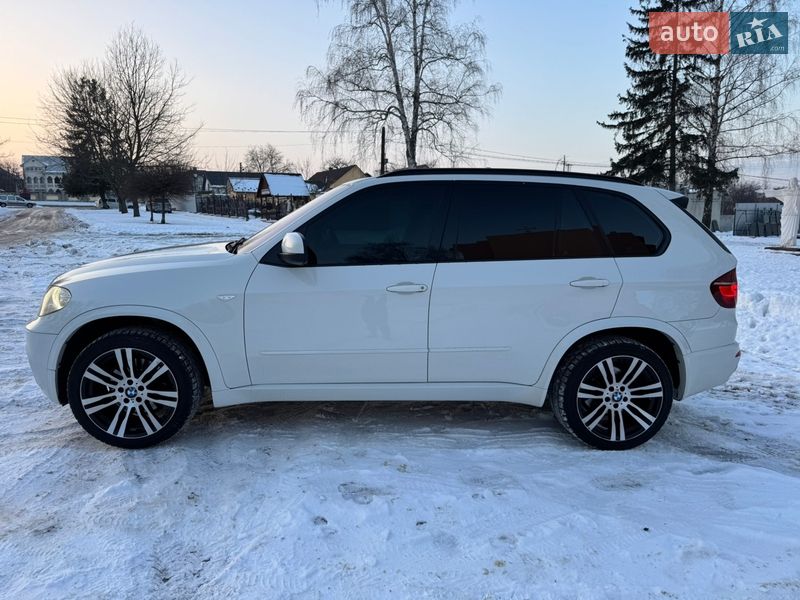 Позашляховик / Кросовер BMW X5 2010 в Чернівцях