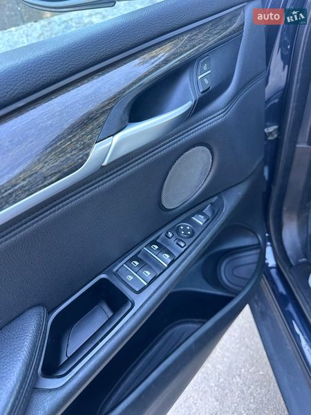 Позашляховик / Кросовер BMW X5 2016 в Рівному