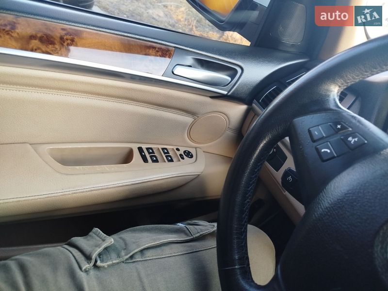 Внедорожник / Кроссовер BMW X5 2010 в Коростышеве