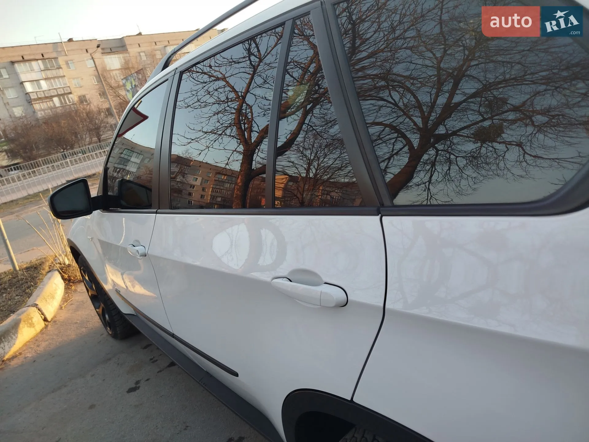 2010 BMW X5 - мініатюра 14