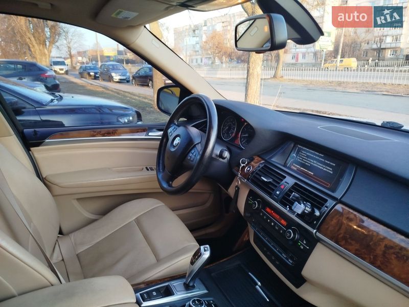 Внедорожник / Кроссовер BMW X5 2010 в Коростышеве