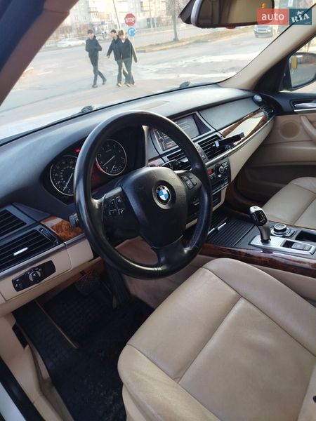 Внедорожник / Кроссовер BMW X5 2010 в Коростышеве