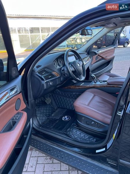 Внедорожник / Кроссовер BMW X5 2010 в Ровно