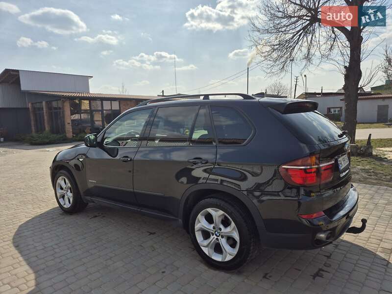 Внедорожник / Кроссовер BMW X5 2011 в Костополе