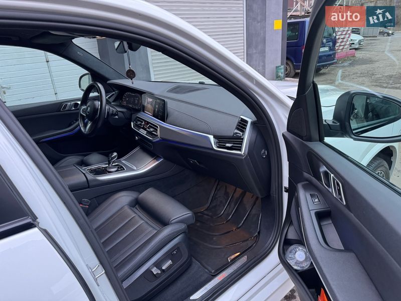 Внедорожник / Кроссовер BMW X5 2021 в Киеве