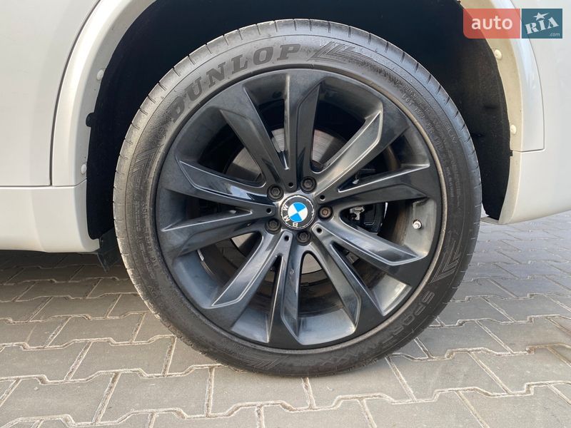 Позашляховик / Кросовер BMW X5 2015 в Луцьку