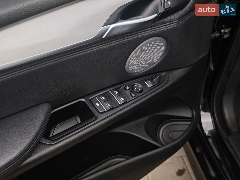 Внедорожник / Кроссовер BMW X5 2016 в Луцке