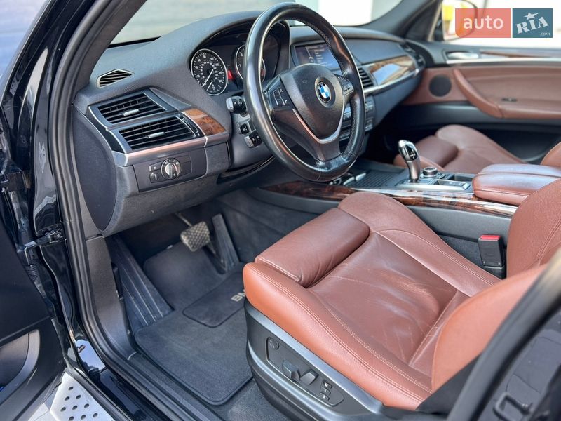 Внедорожник / Кроссовер BMW X5 2011 в Волочиске