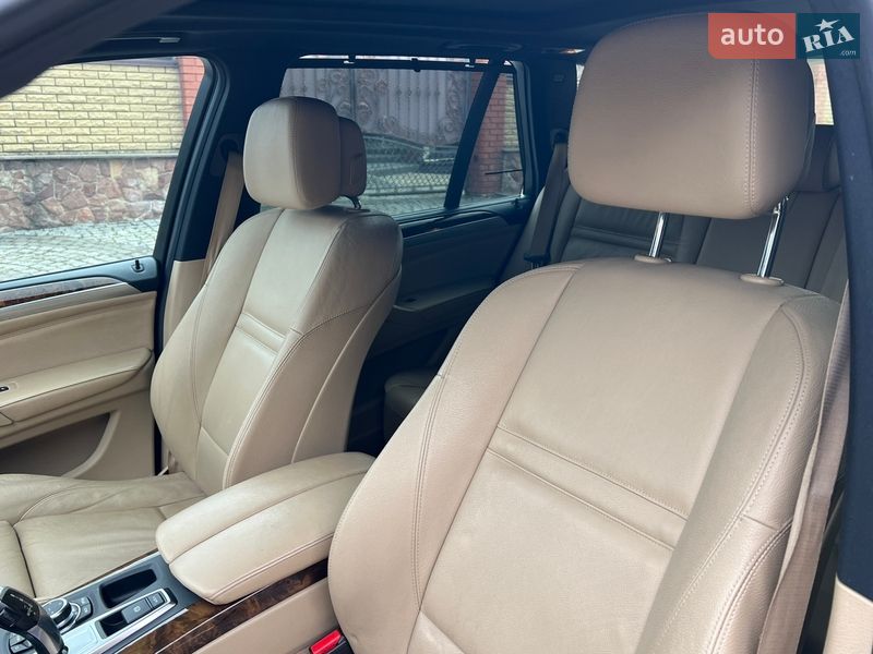 Внедорожник / Кроссовер BMW X5 2010 в Ровно