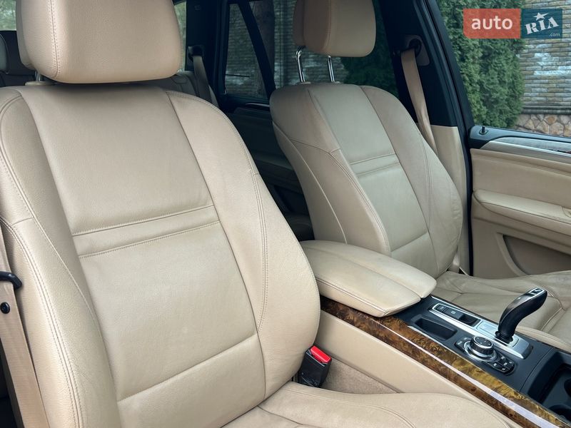 Внедорожник / Кроссовер BMW X5 2010 в Ровно