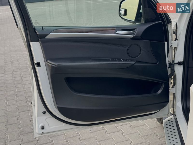 Позашляховик / Кросовер BMW X5 2012 в Рівному
