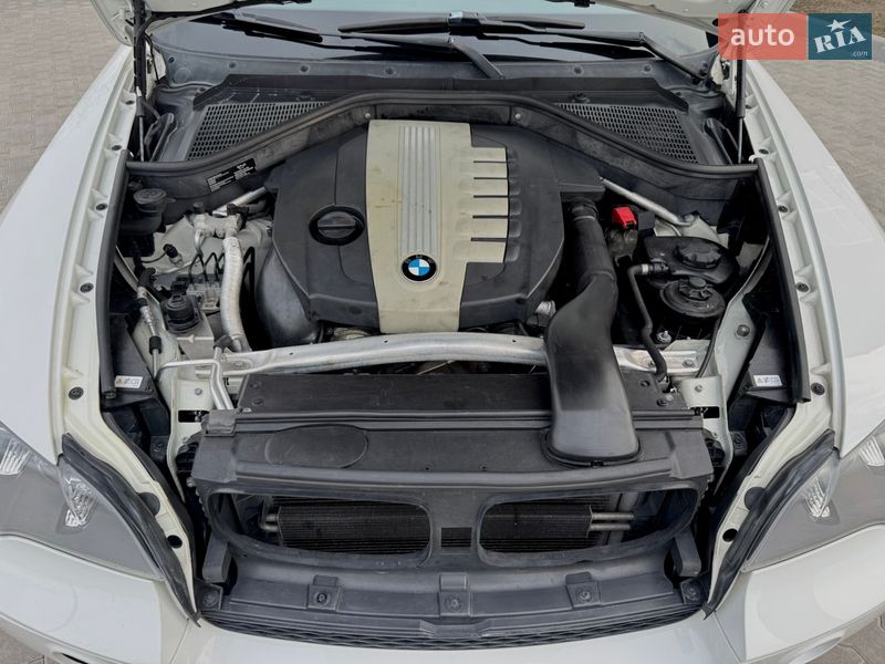 Позашляховик / Кросовер BMW X5 2012 в Рівному