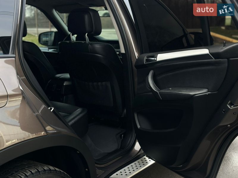 Внедорожник / Кроссовер BMW X5 2011 в Ивано-Франковске