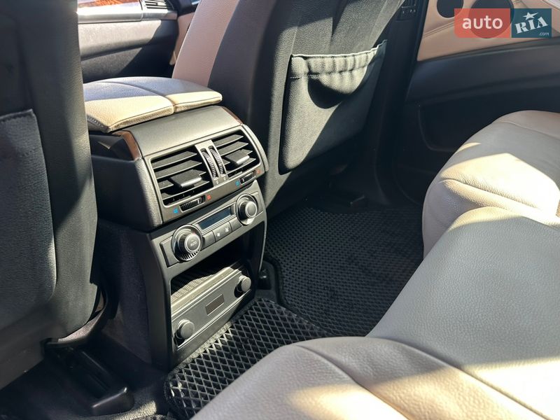 Внедорожник / Кроссовер BMW X5 2011 в Василькове