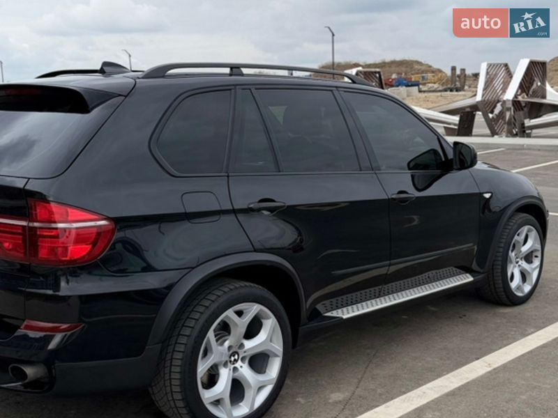 Внедорожник / Кроссовер BMW X5 2011 в Ровно
