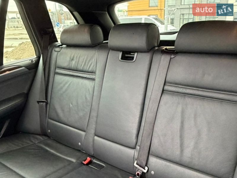 Внедорожник / Кроссовер BMW X5 2011 в Ровно