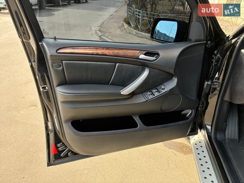 Внедорожник / Кроссовер BMW X5 2004 в Киеве