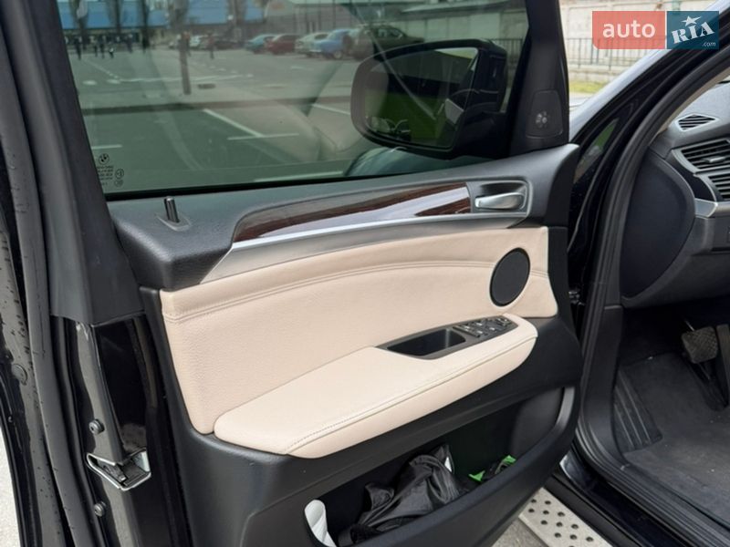Внедорожник / Кроссовер BMW X5 2011 в Киеве
