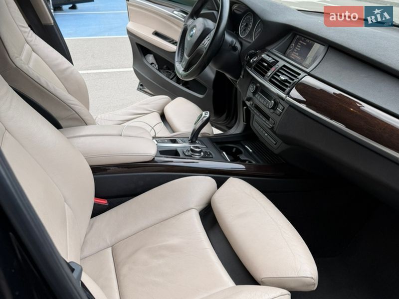 Внедорожник / Кроссовер BMW X5 2011 в Киеве