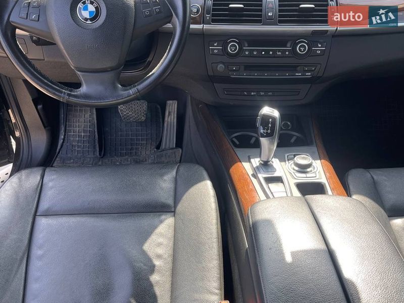 Внедорожник / Кроссовер BMW X5 2011 в Ужгороде