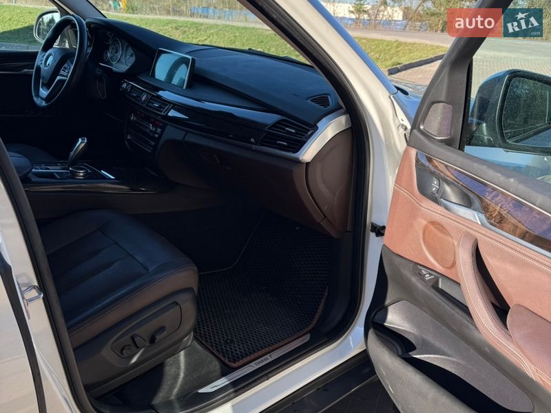 Позашляховик / Кросовер BMW X5 2015 в Львові