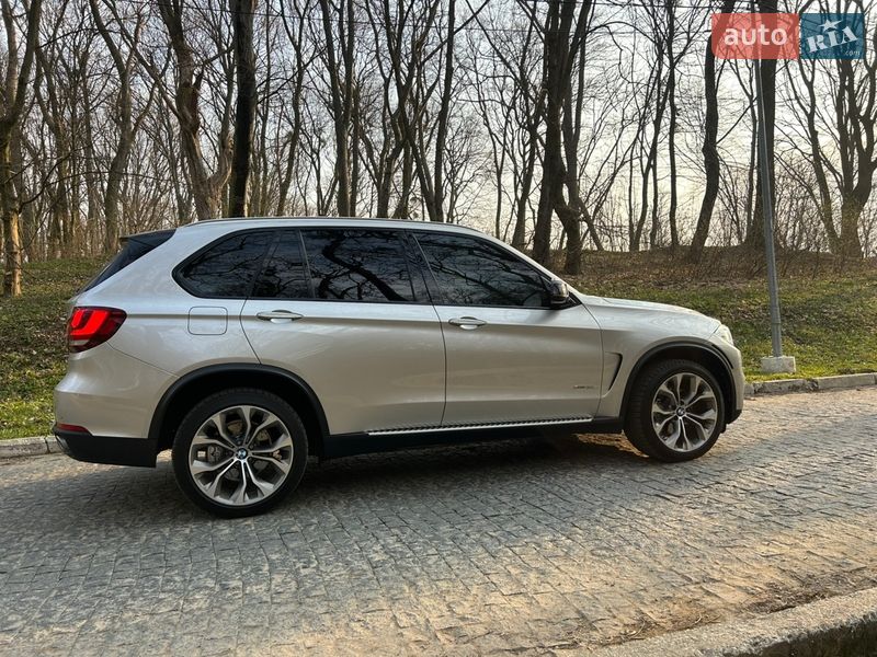 Позашляховик / Кросовер BMW X5 2014 в Чернівцях