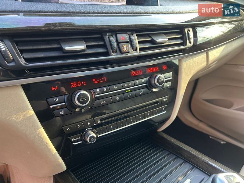 Позашляховик / Кросовер BMW X5 2014 в Чернівцях