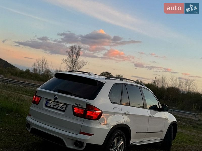 Позашляховик / Кросовер BMW X5 2012 в Чернівцях