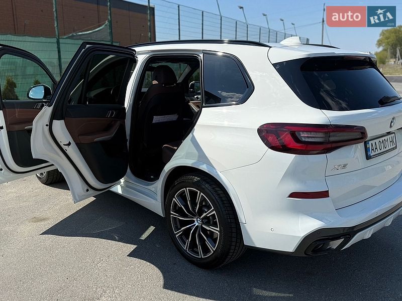 Внедорожник / Кроссовер BMW X5 2022 в Киеве