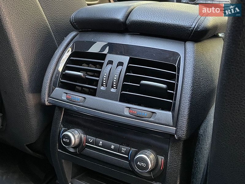 Внедорожник / Кроссовер BMW X5 2016 в Киеве
