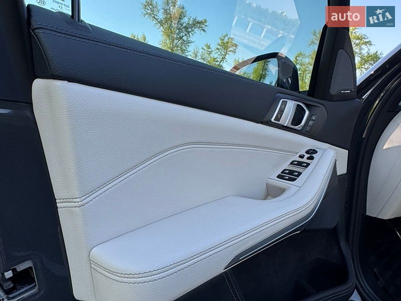 Внедорожник / Кроссовер BMW X5 2022 в Киеве