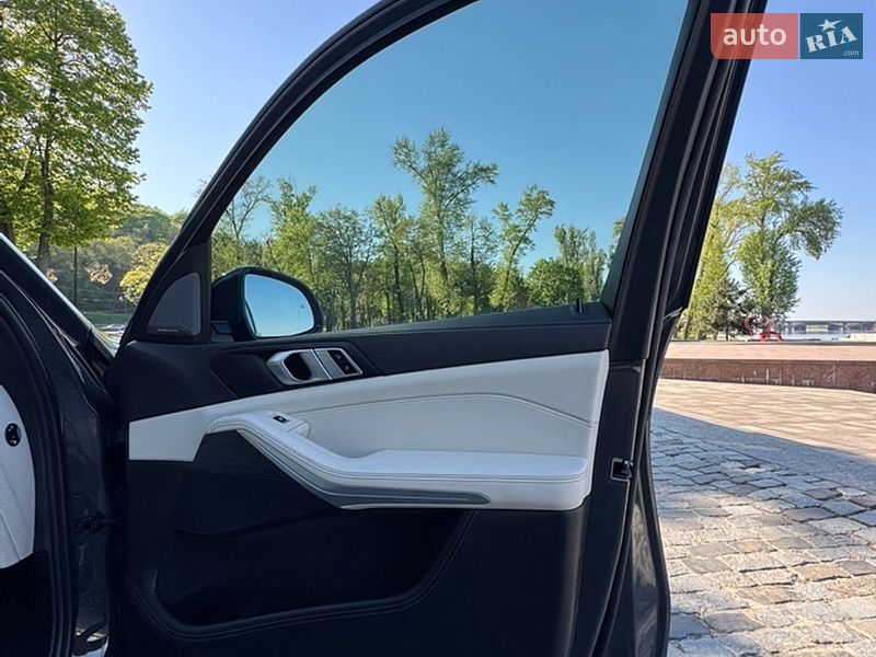 Внедорожник / Кроссовер BMW X5 2022 в Киеве