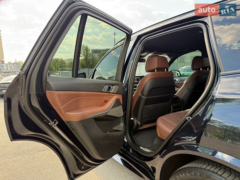 Внедорожник / Кроссовер BMW X5 2024 в Харькове