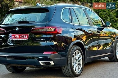 Внедорожник / Кроссовер BMW X5 2021 в Ровно