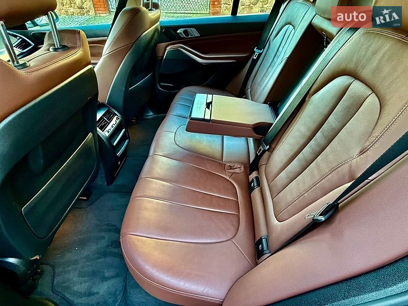 Внедорожник / Кроссовер BMW X5 2021 в Ровно