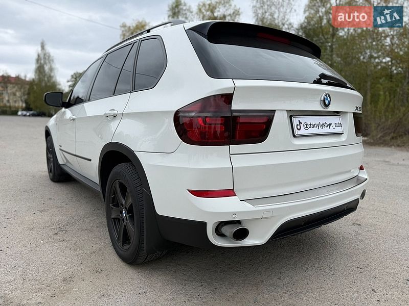 Внедорожник / Кроссовер BMW X5 2010 в Звягеле
