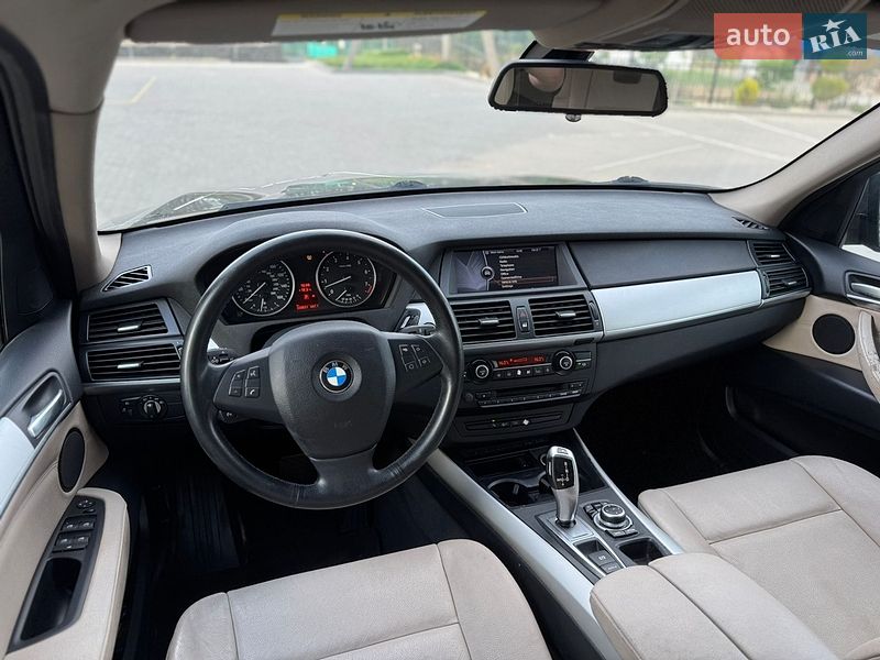Внедорожник / Кроссовер BMW X5 2012 в Луцке