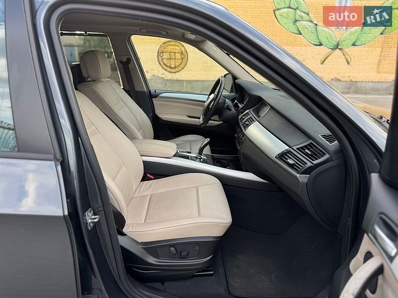 Внедорожник / Кроссовер BMW X5 2012 в Луцке