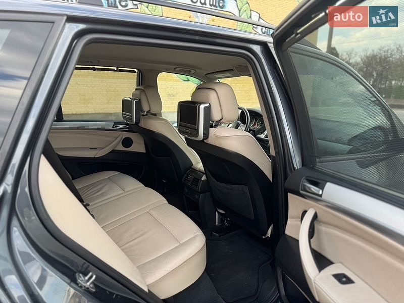 Внедорожник / Кроссовер BMW X5 2012 в Луцке