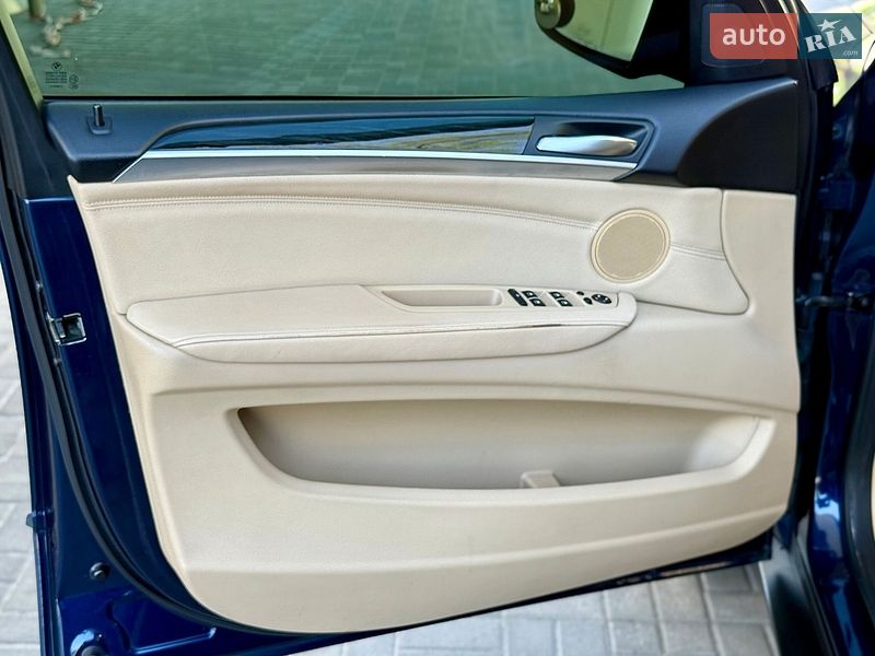 Внедорожник / Кроссовер BMW X5 2010 в Днепре