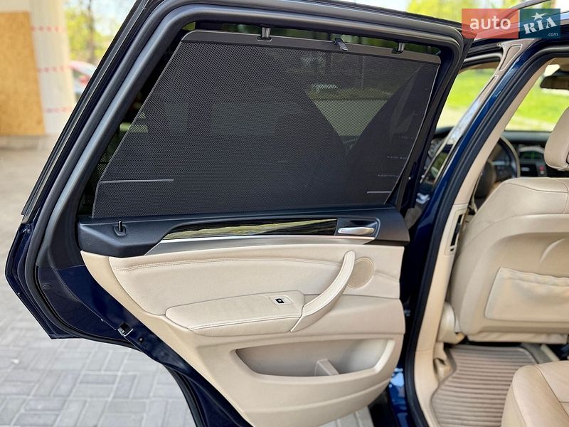 Внедорожник / Кроссовер BMW X5 2010 в Днепре