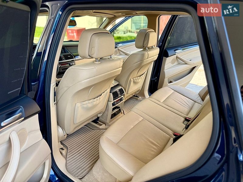 Внедорожник / Кроссовер BMW X5 2010 в Днепре