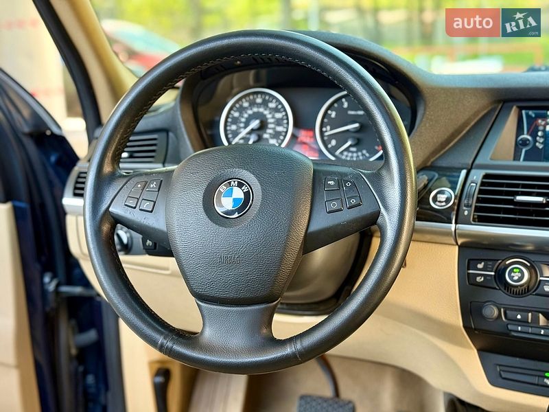 Внедорожник / Кроссовер BMW X5 2010 в Днепре