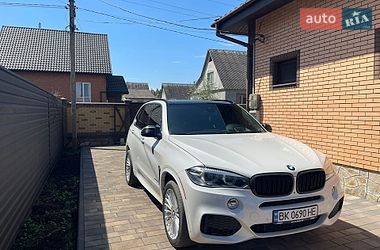 Внедорожник / Кроссовер BMW X5 2014 в Сарнах