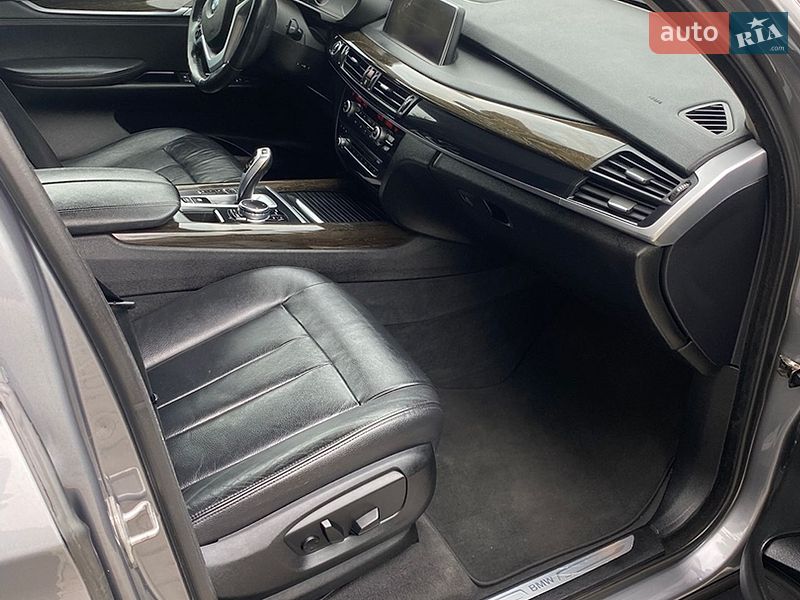 Внедорожник / Кроссовер BMW X5 2015 в Черновцах