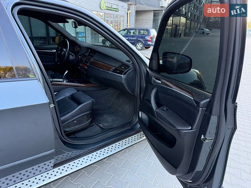 Внедорожник / Кроссовер BMW X5 2012 в Хмельницком